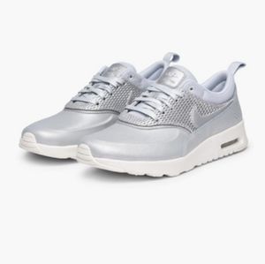 nike air thea silver